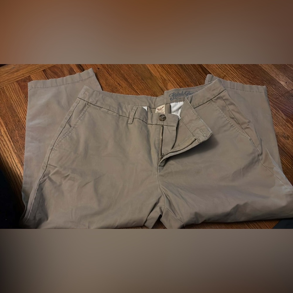 Faded Glory Women’s size 14 khakis shorts - Picture 4 of 6